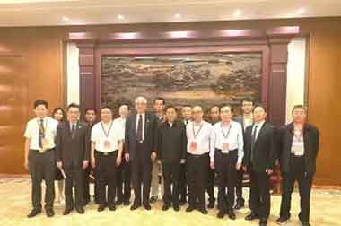 当代中医事业奠基人一一李乘伊教授